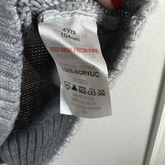 Boys Life and‎ Legend Sweater Vest Size 4 Years Gray Pockets Cable Knit Preppy - Picture 7 of 7